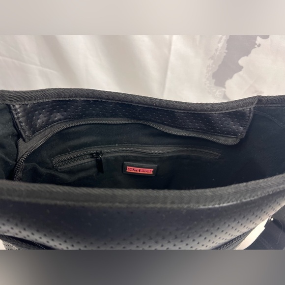 Haute Shore Blake Bello crossbody bag - Picture 8 of 9